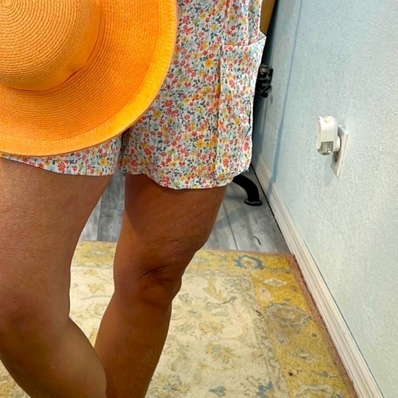 ⭐️NWT,Copper Key,Pocketed,Lightweight, Floral Shorts, Gorgeous w/a Tan! XL - Picture 8 of 11